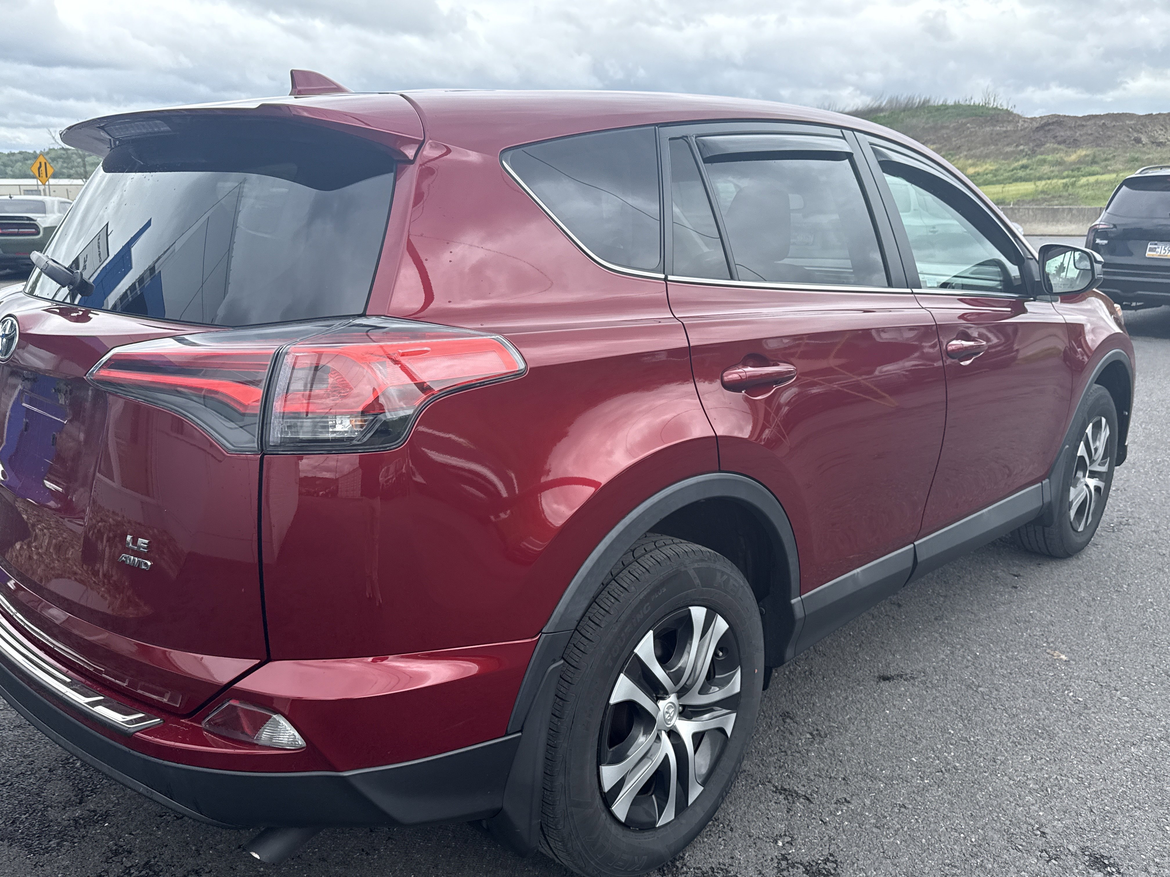 Used 2018 Toyota RAV4 LE w/ All Weather Liner Package AWD/4WD image 3