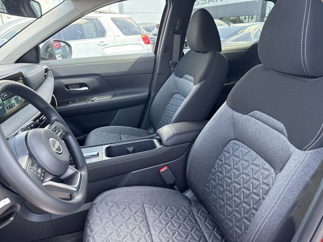 New 2025 Nissan Kicks SV image 5