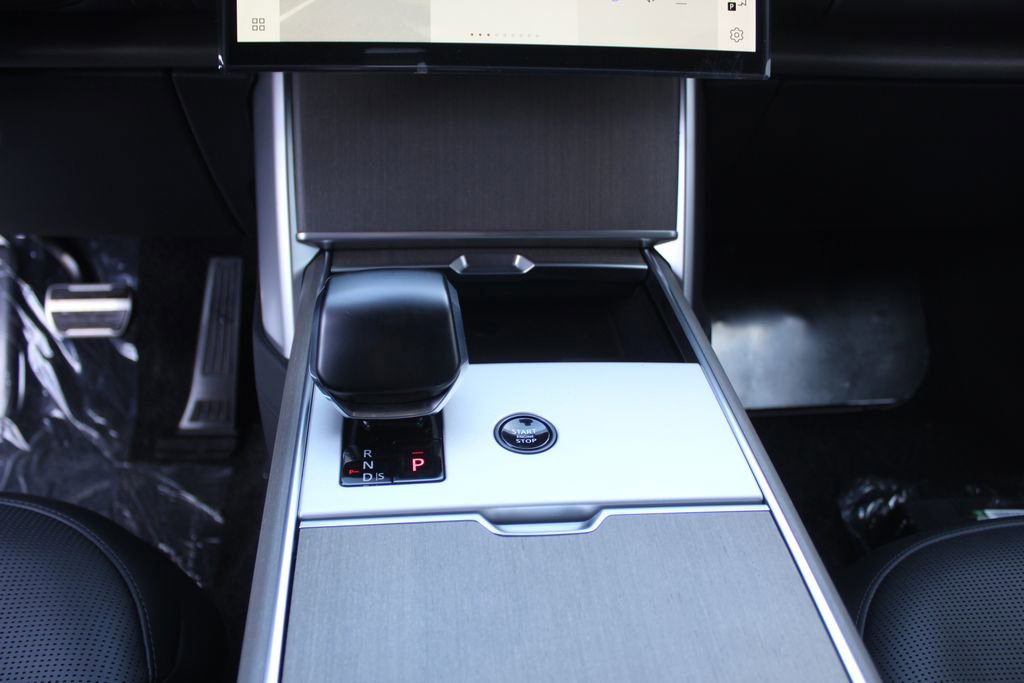 New 2026 Land Rover Range Rover SV image 13