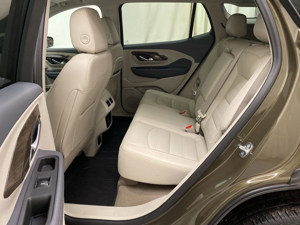 Used 2024 GMC Terrain Denali w/ Denali Premium Package image 16