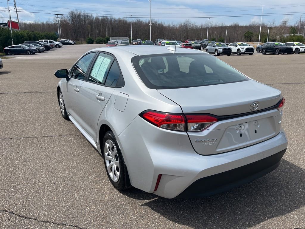 Used 2023 Toyota Corolla LE FWD image 4