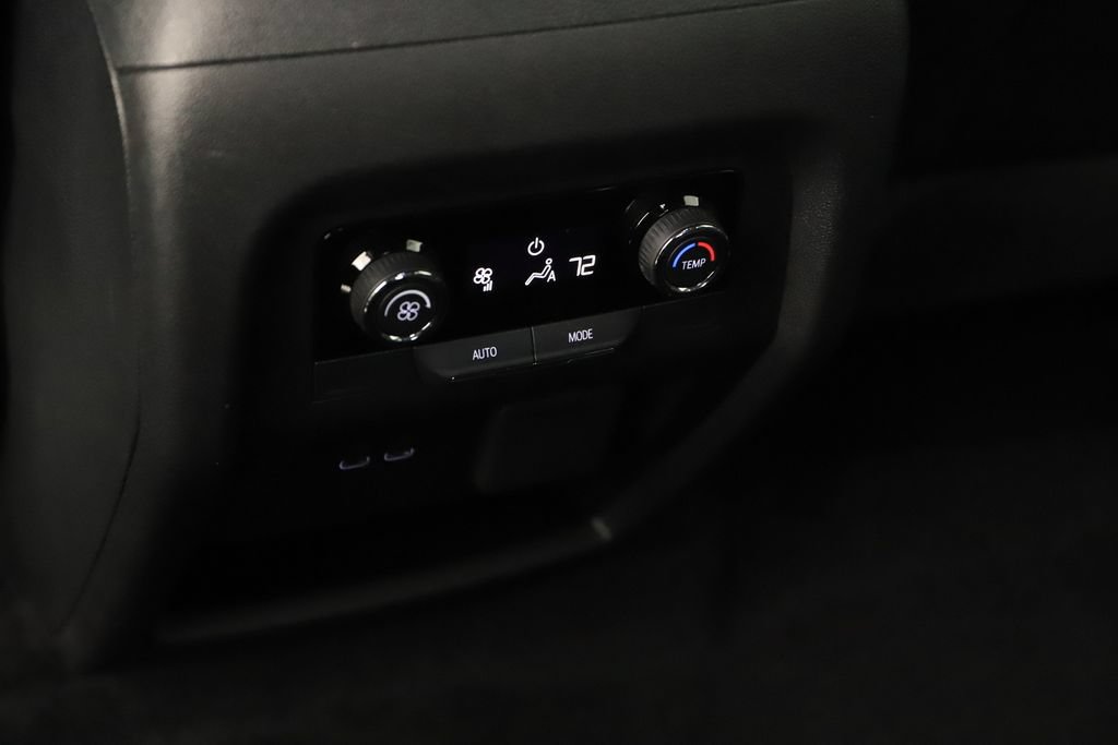 Used 2025 Chevrolet Traverse Z71 w/ Enhanced Driving Package AWD/4WD image 21