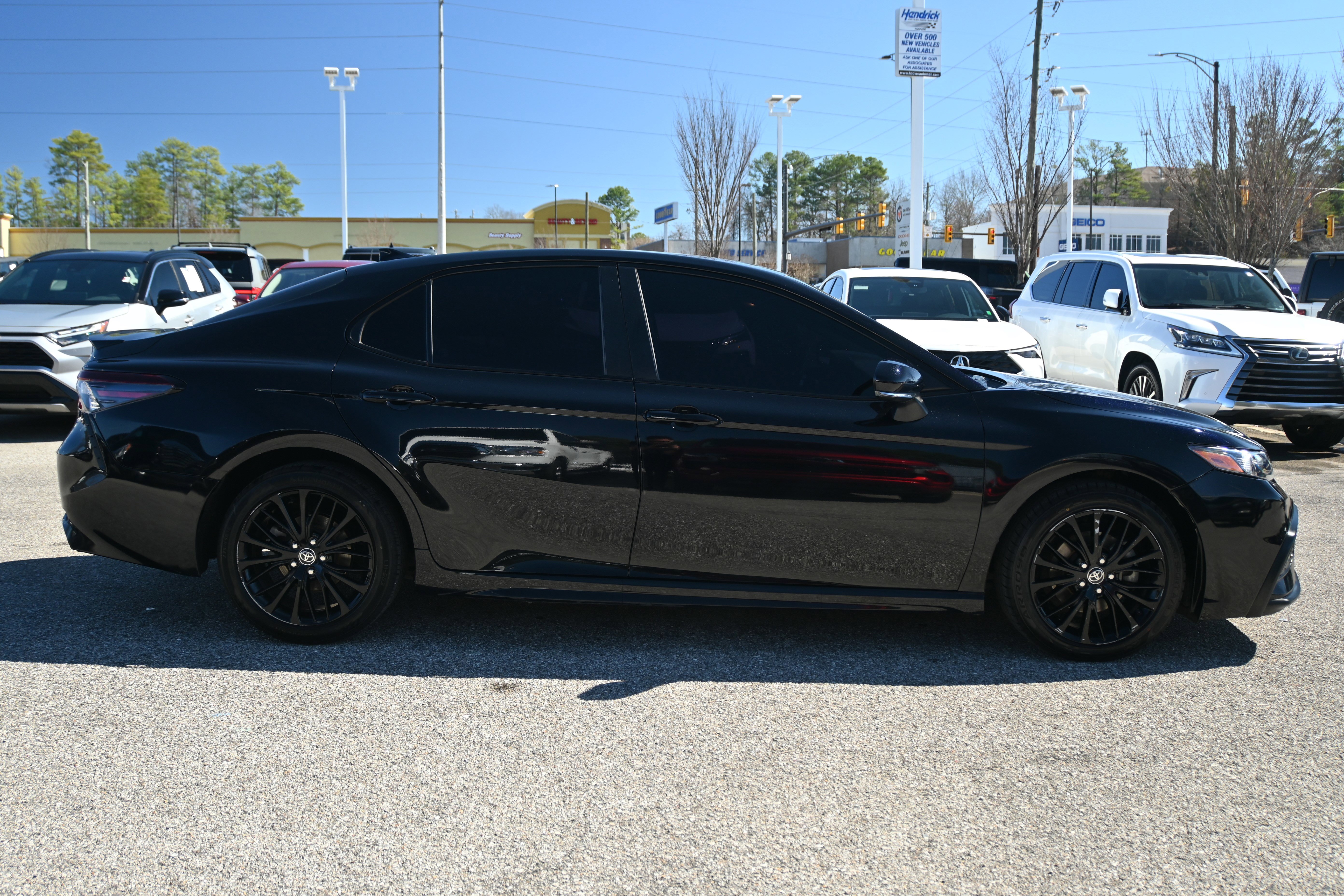 Used 2021 Toyota Camry SE w/ Convenience Package image 15