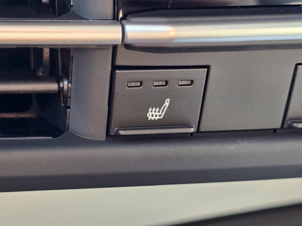 New 2026 Toyota Sienna XLE FWD image 8