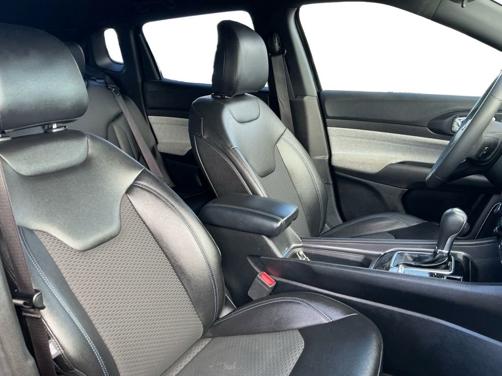 Used 2024 Jeep Compass Latitude image 19