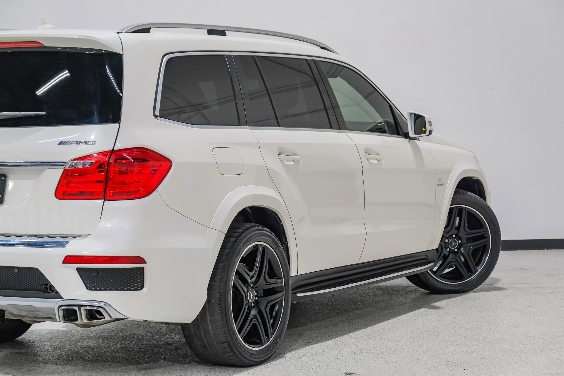 Used 2016 Mercedes-Benz GL 63 AMG 4MATIC image 13