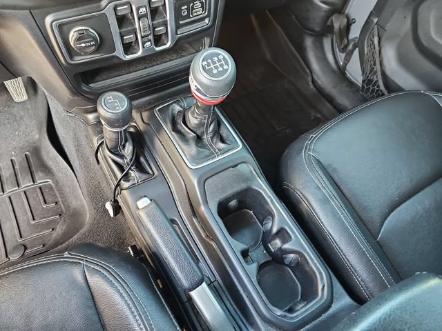 Used 2018 Jeep Wrangler Unlimited Sahara AWD/4WD image 27