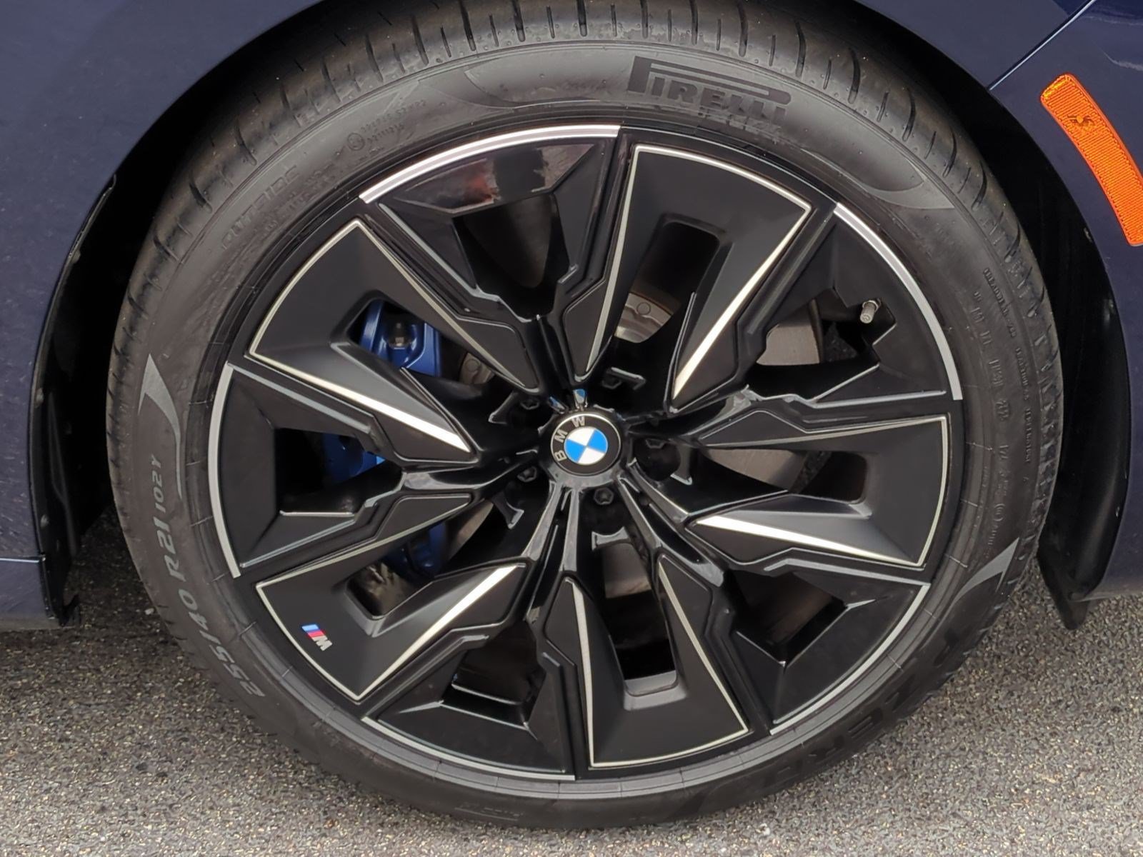 Used 2024 BMW i7 xDrive60 w/ Executive Package AWD/4WD image 13