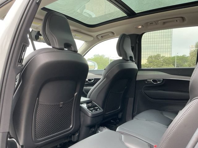 Certified 2025 Volvo XC90 B5 Core AWD/4WD image 30