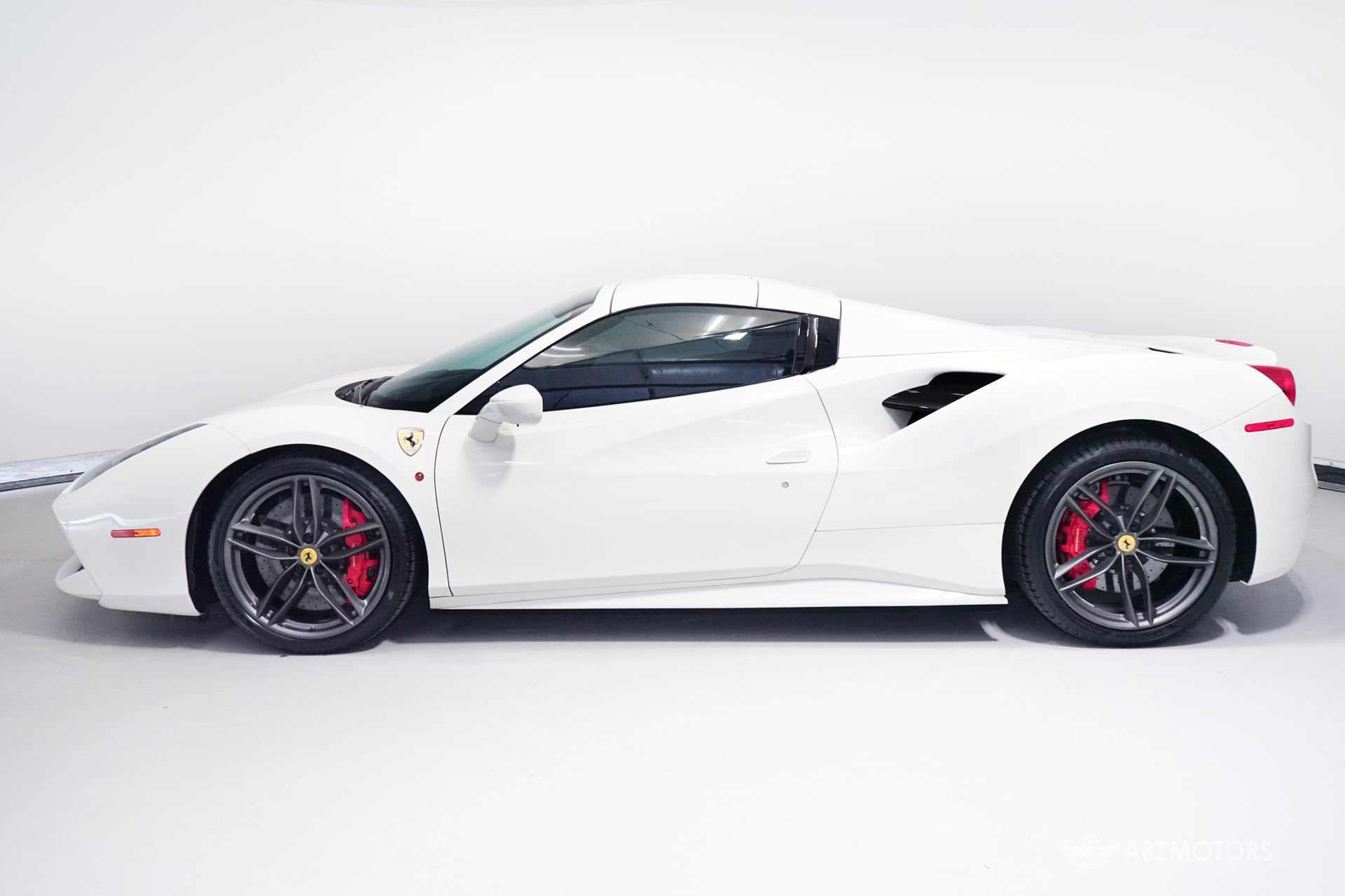 Used 2019 Ferrari 488 Spider RWD image 4