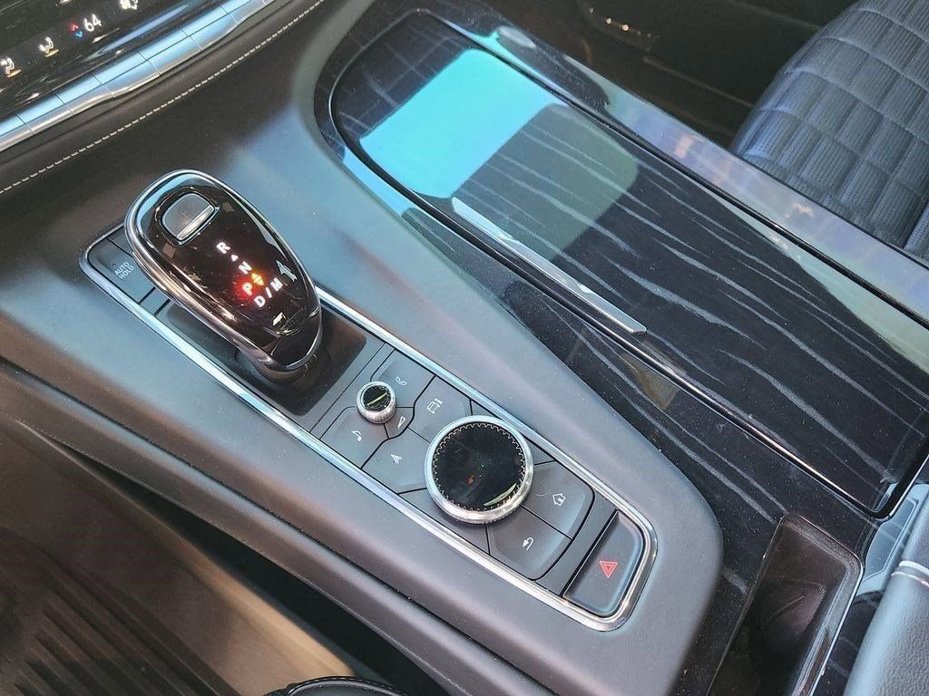 Used 2023 Cadillac Escalade V w/ LPO, ONYX Package image 10