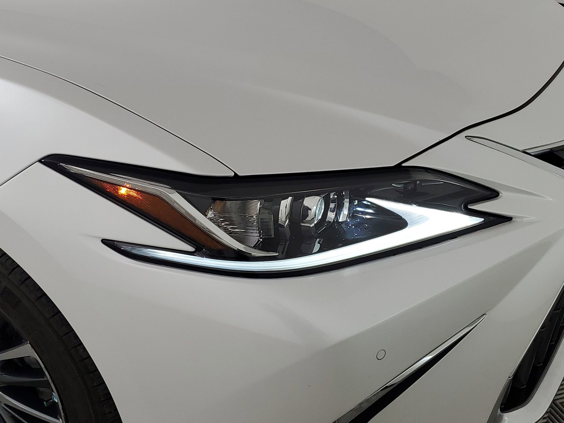 Used 2023 Lexus ES 350 w/ Premium Package image 15