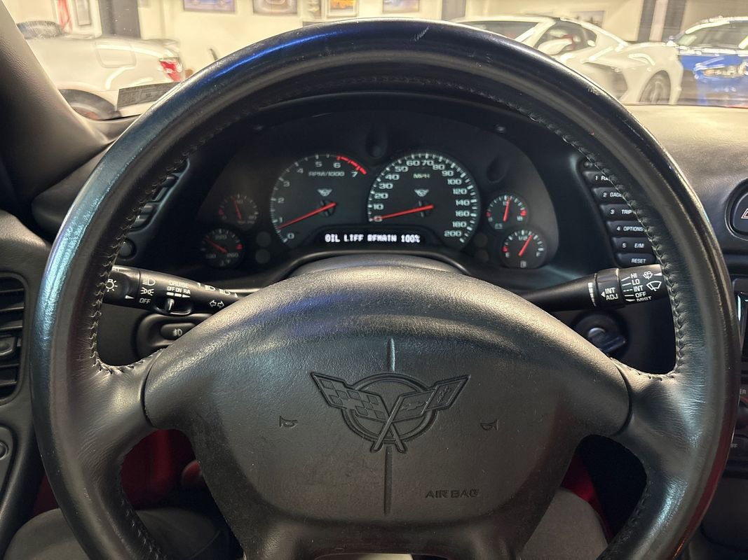 Used 2004 Chevrolet Corvette Coupe w/ Roof Package image 43