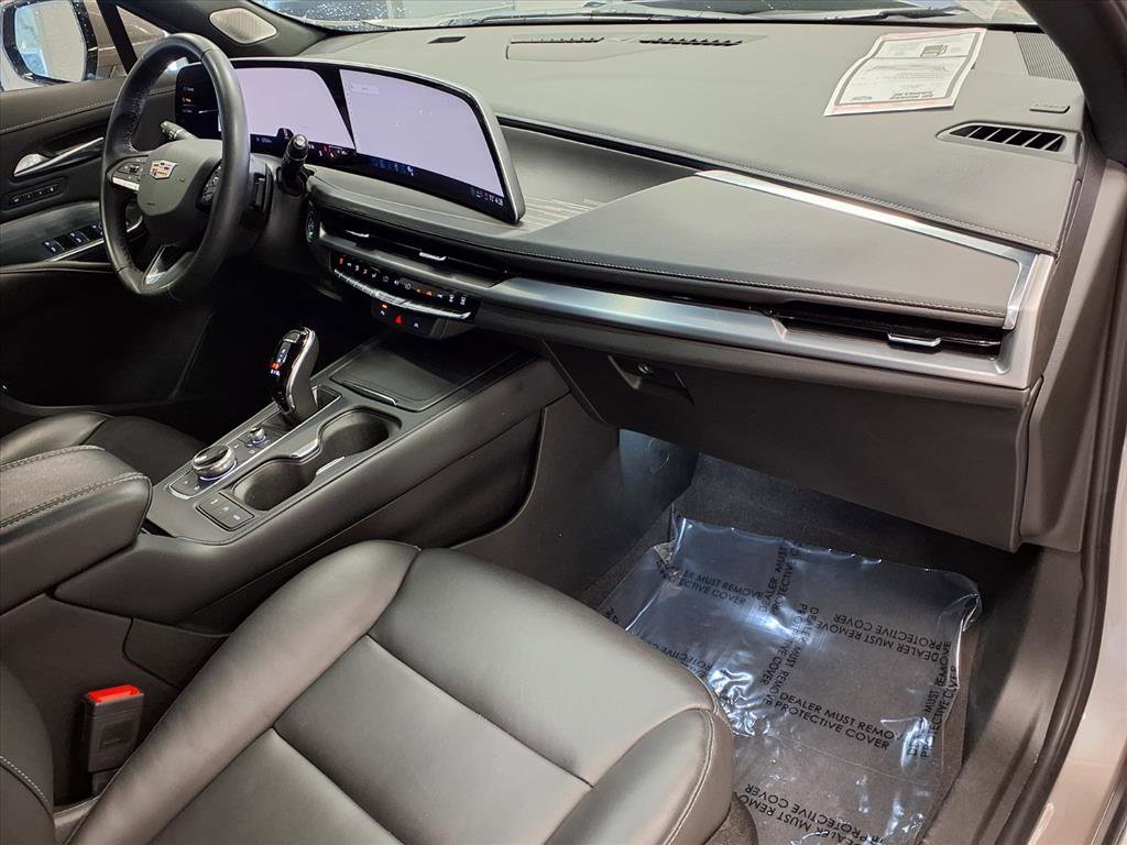 Certified 2025 Cadillac XT4 Premium Luxury image 9