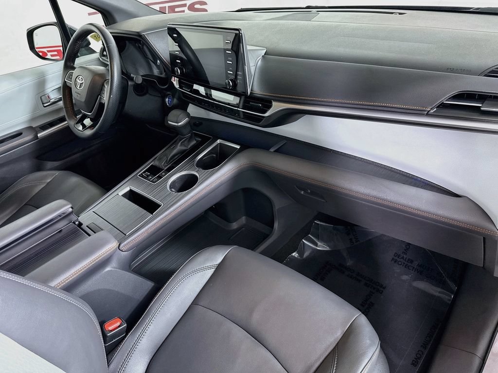 Certified 2021 Toyota Sienna XSE AWD/4WD image 36