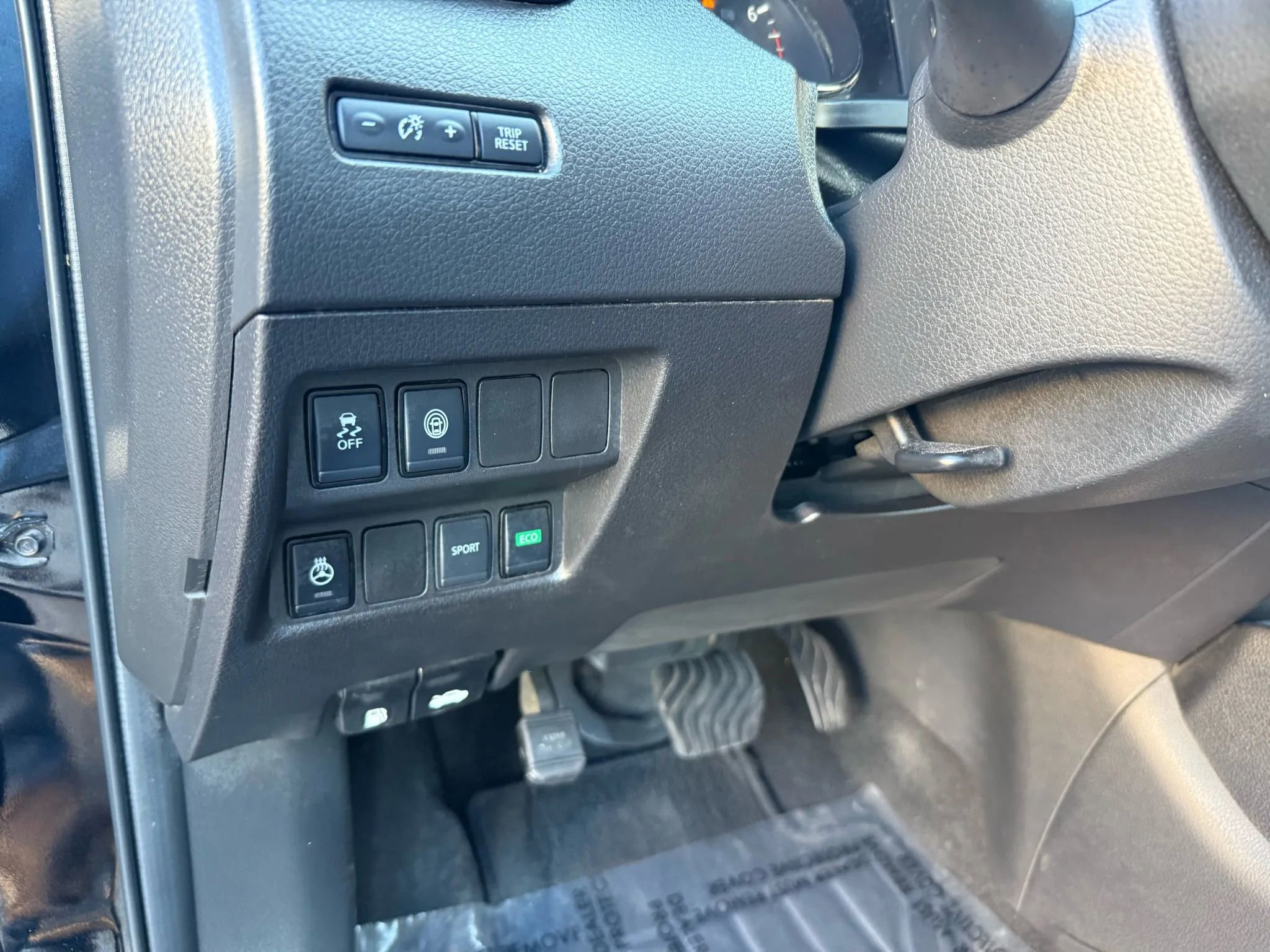 Used 2021 Nissan Rogue Sport SV image 11