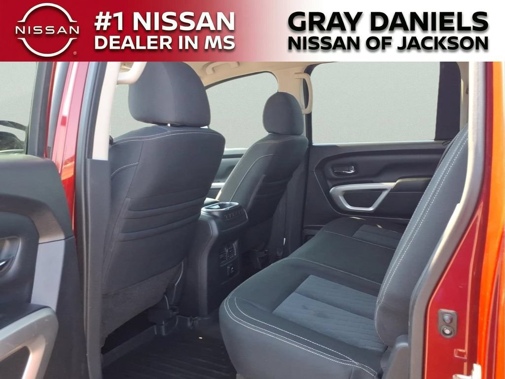 Used 2018 Nissan Titan SV w/ SV Convenience Package AWD/4WD image 27