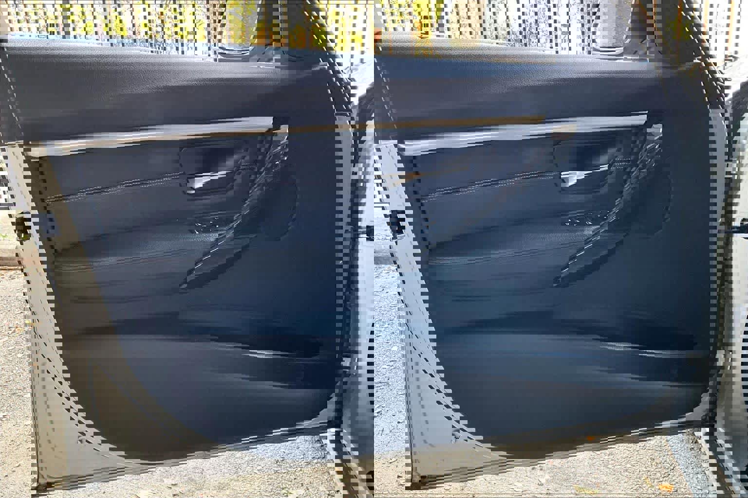 Used 2017 BMW 330e image 21