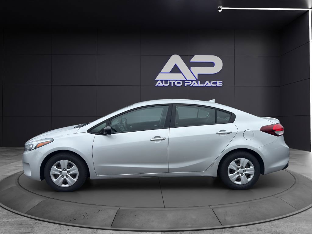 Used 2017 Kia Forte LX image 7