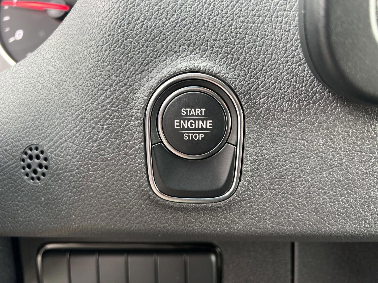 Used 2024 Mercedes-Benz Sprinter 2500 image 34