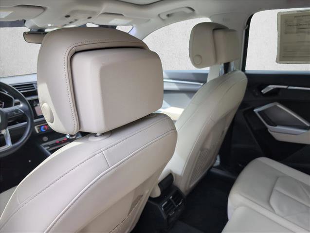 Used 2020 Audi Q3 2.0T Premium w/ Convenience Package AWD/4WD image 17