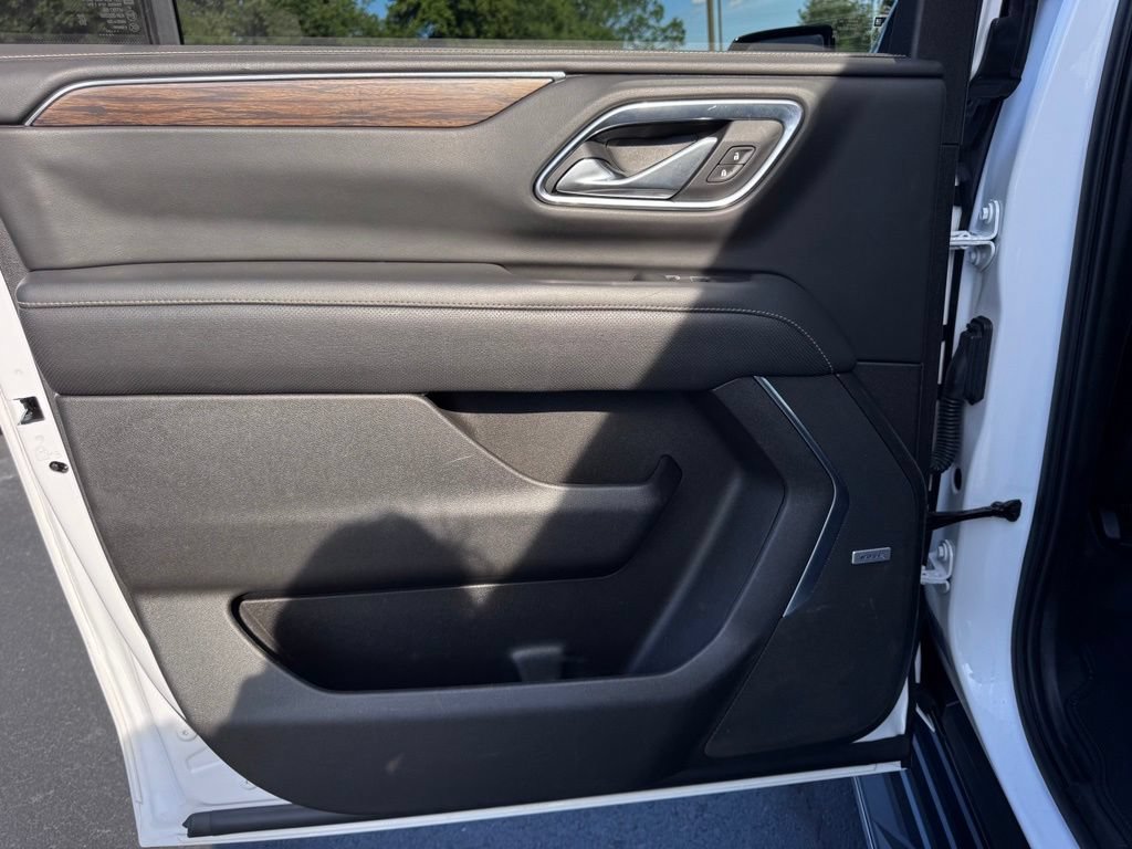 Used 2021 Chevrolet Suburban Premier AWD/4WD image 31