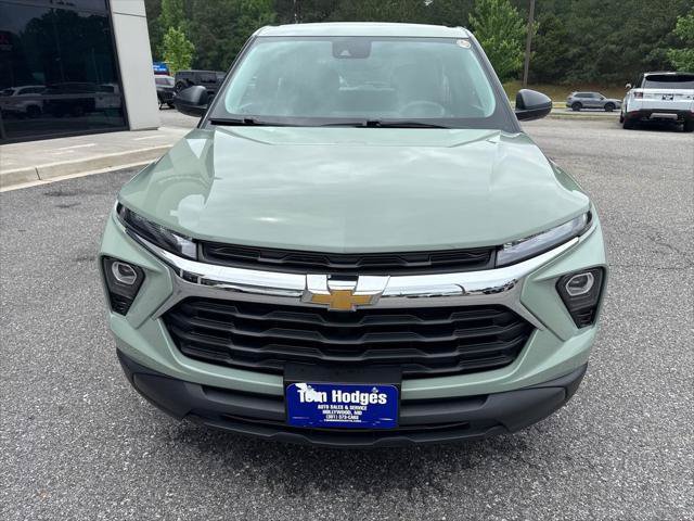 Used 2025 Chevrolet TrailBlazer LS w/ LS Confidence Package FWD image 2