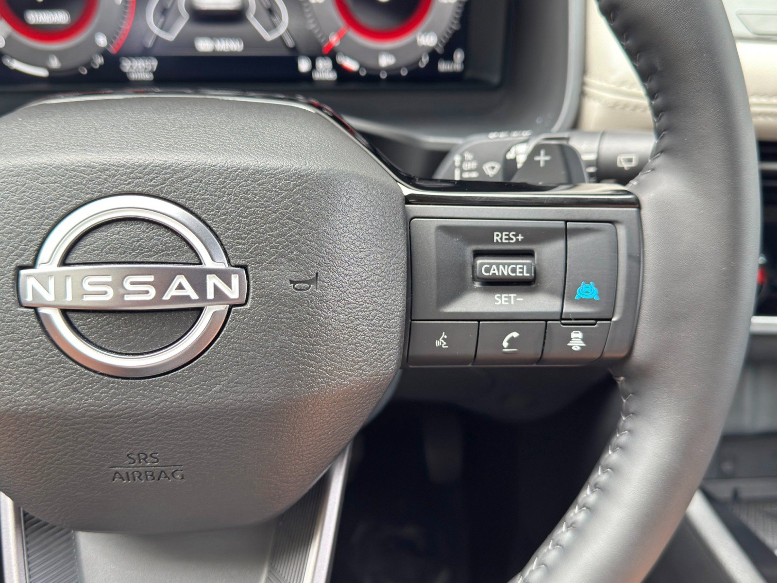 Used 2025 Nissan Rogue SL FWD image 20