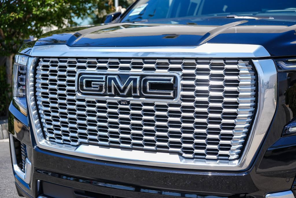 Used 2023 GMC Yukon Denali AWD/4WD image 5