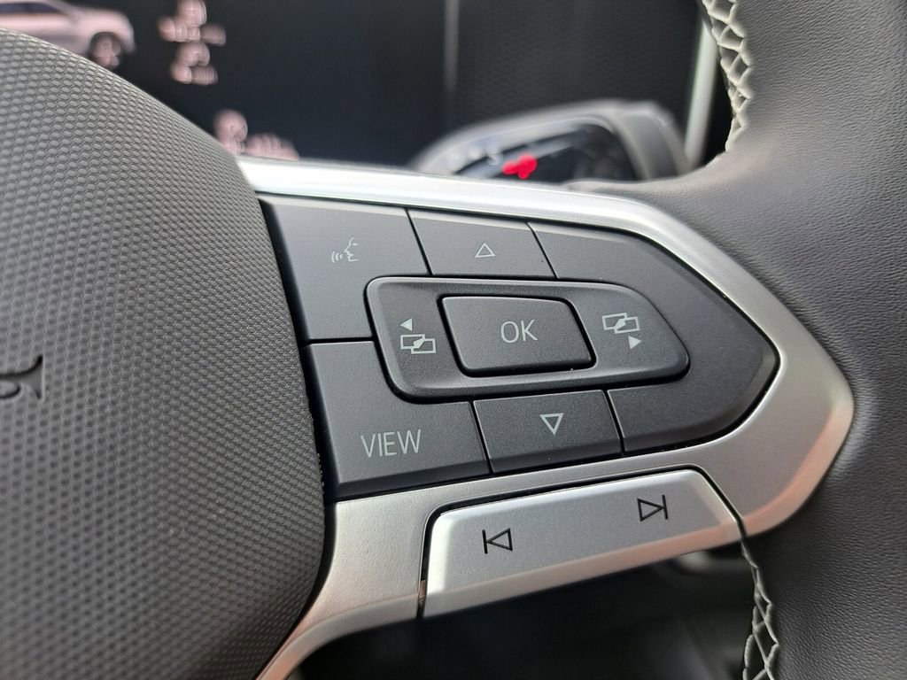 New 2026 Volkswagen Tiguan SE image 14