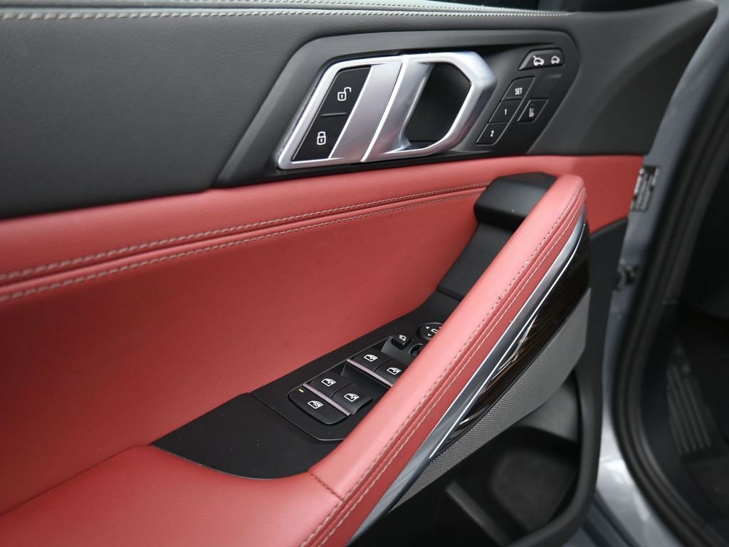 Used 2026 BMW X6 xDrive40i image 9