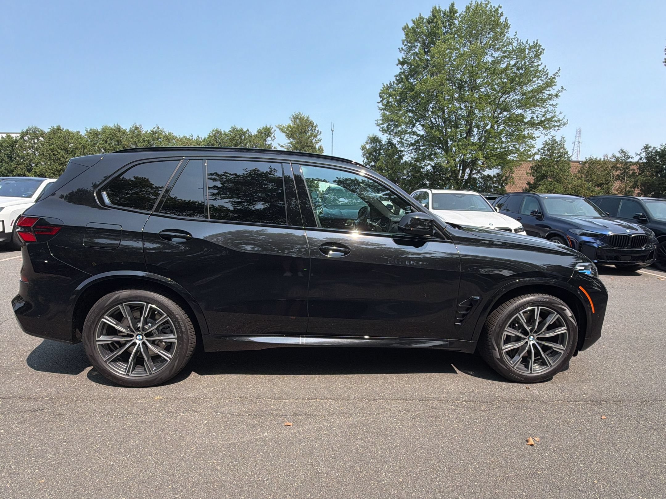 New 2026 BMW X5 xDrive50e w/ M Sport Package AWD/4WD image 8