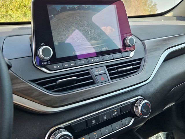 Used 2025 Nissan Altima 2.5 SV image 18