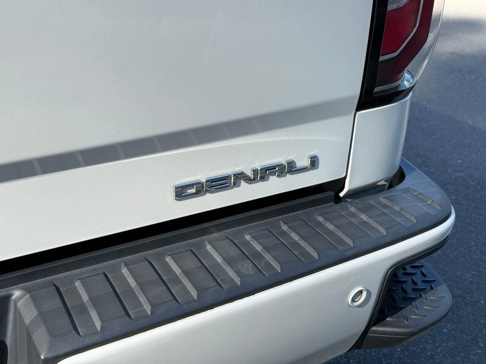 Used 2017 GMC Sierra 1500 Denali w/ Denali Ultimate Package AWD/4WD image 12