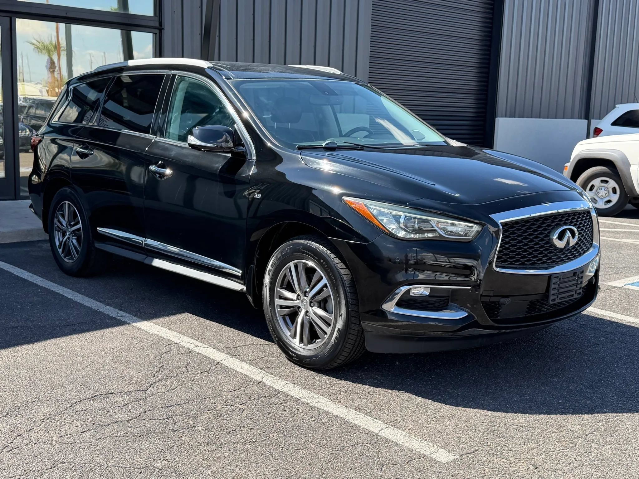 Used 2017 INFINITI QX60 FWD w/ Premium Plus Package image 9