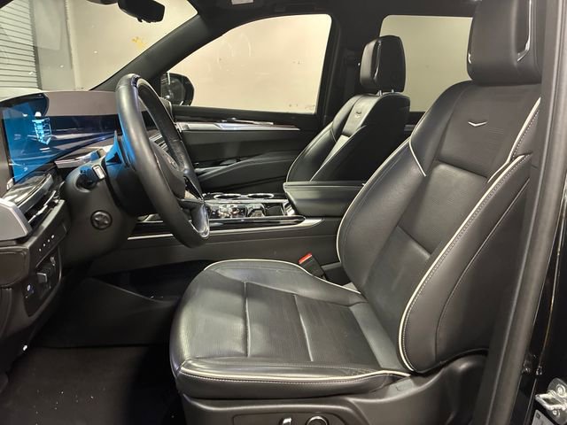 Used 2025 Cadillac Escalade Sport AWD/4WD image 9