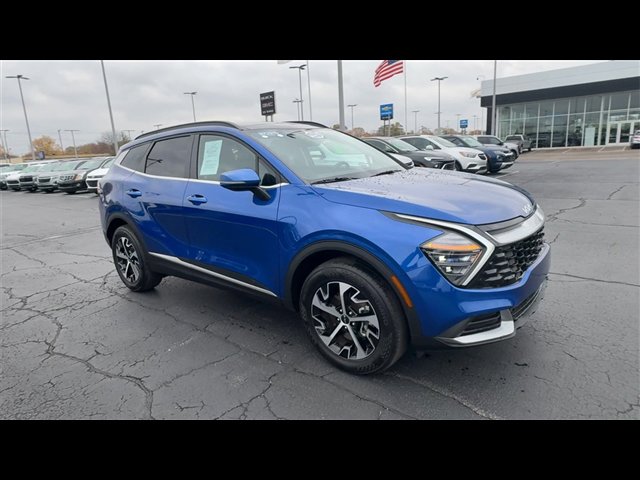 Used 2025 Kia Sportage EX w/ Premium Package image 2
