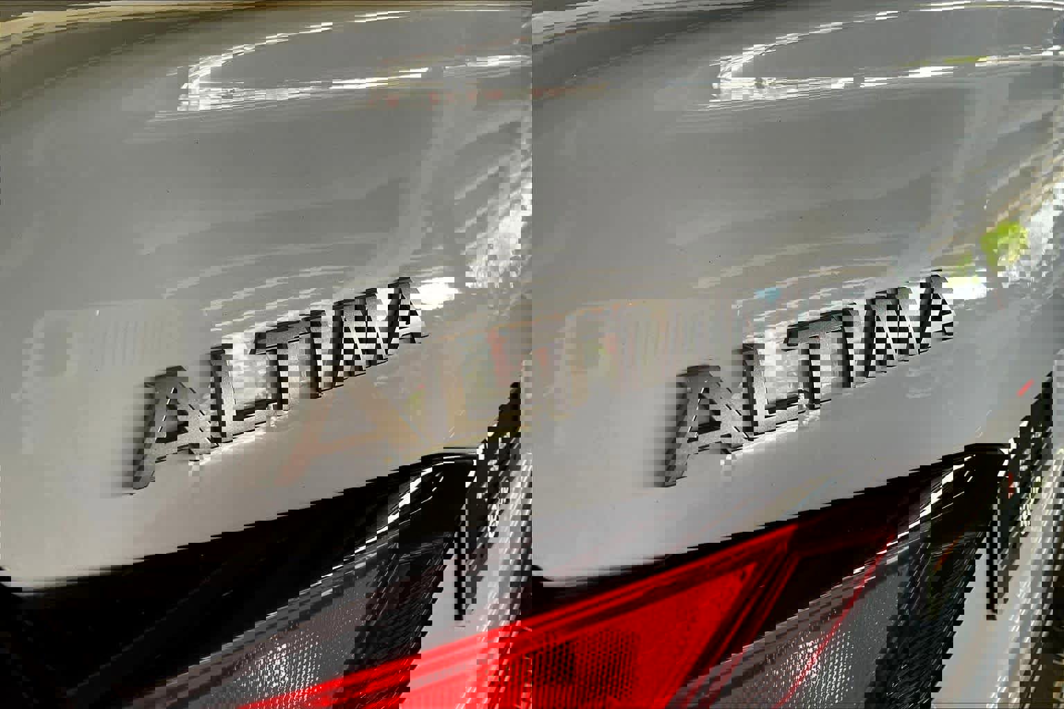 Used 2023 Nissan Altima 2.5 SR w/ SR Premium Package image 9