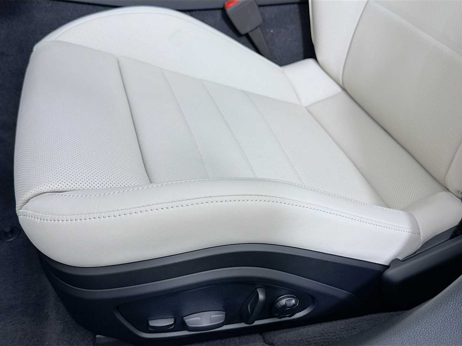 Used 2025 Porsche Panamera 4 AWD/4WD image 13