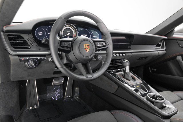 Used 2022 Porsche 911 GT3 image 2