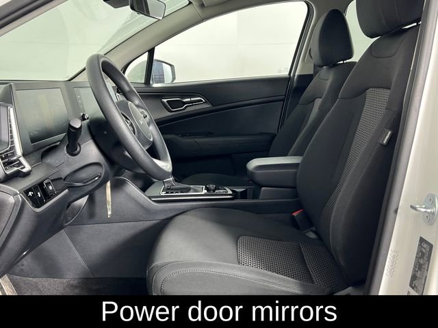 Used 2024 Kia Sportage LX image 8