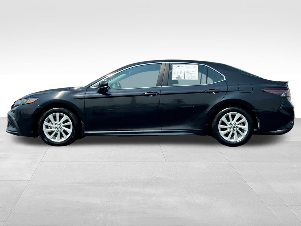 Used 2024 Toyota Camry SE FWD image 4