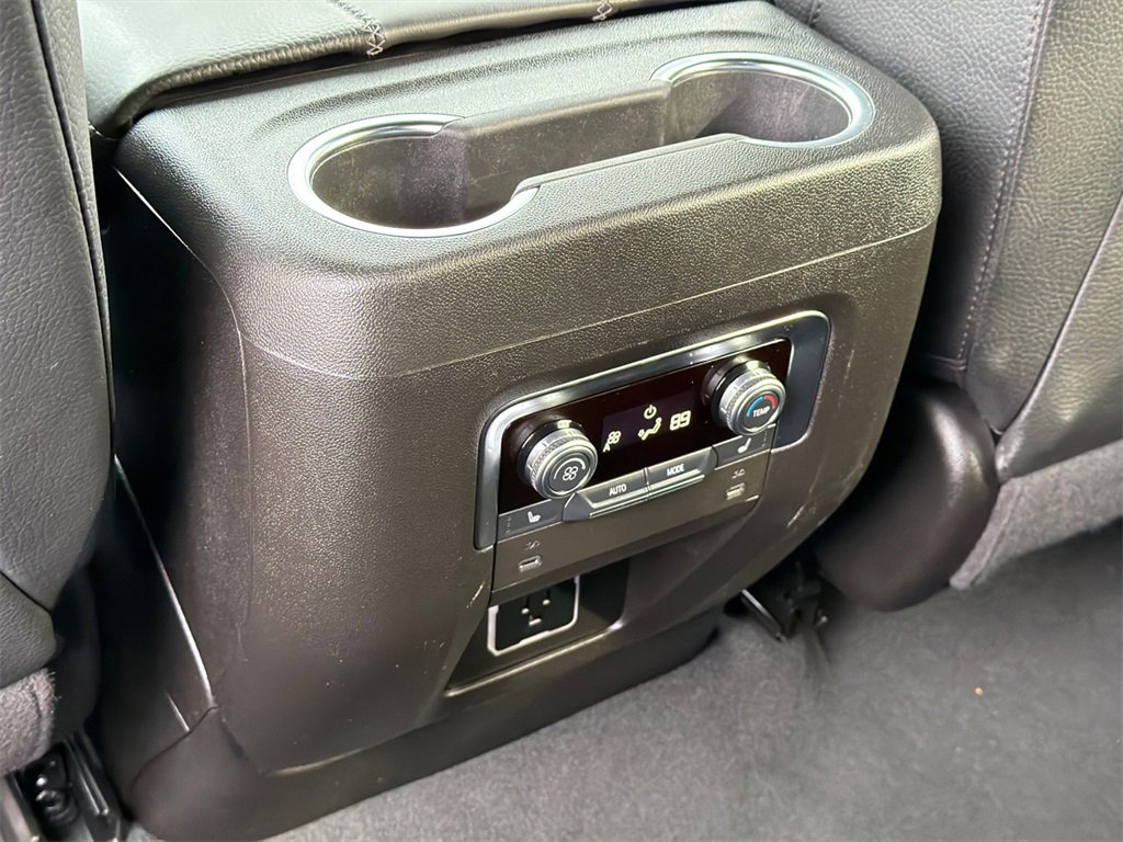 Used 2025 GMC Yukon Denali w/ Denali Reserve Package image 22
