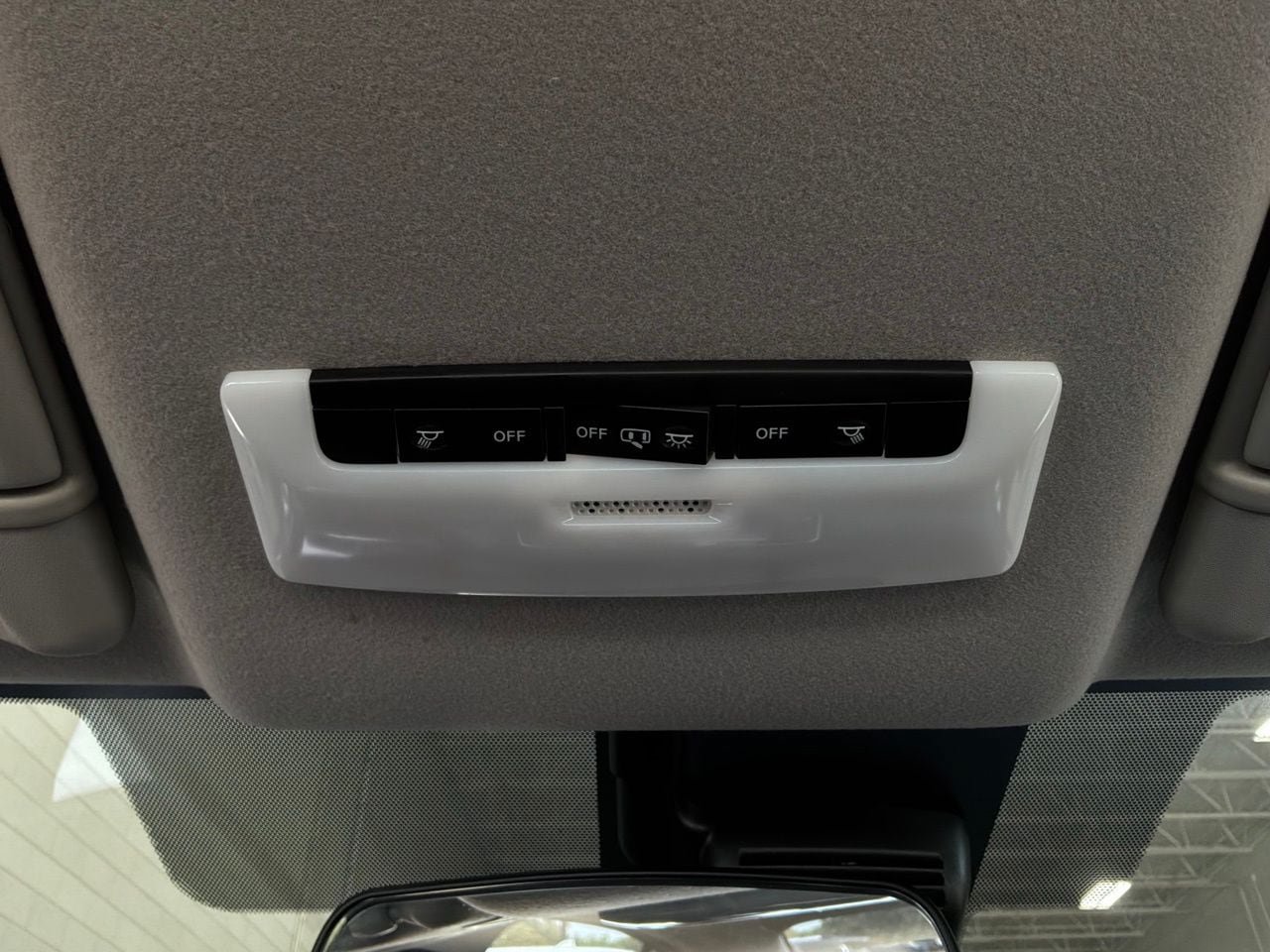 Used 2025 Nissan Versa SV FWD image 16