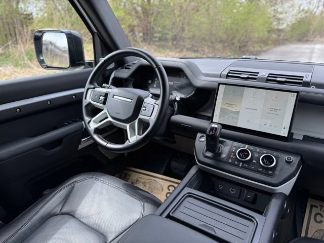 Certified 2024 Land Rover Defender 130 X-Dynamic SE AWD/4WD image 32