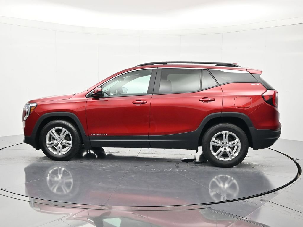 Used 2022 GMC Terrain SLE w/ Driver Convenience Package FWD image 8