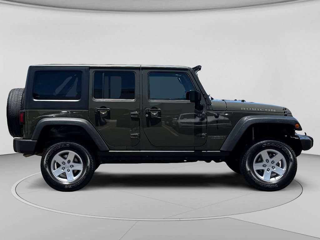 Used 2016 Jeep Wrangler Unlimited Rubicon w/ Connectivity Group AWD/4WD image 31
