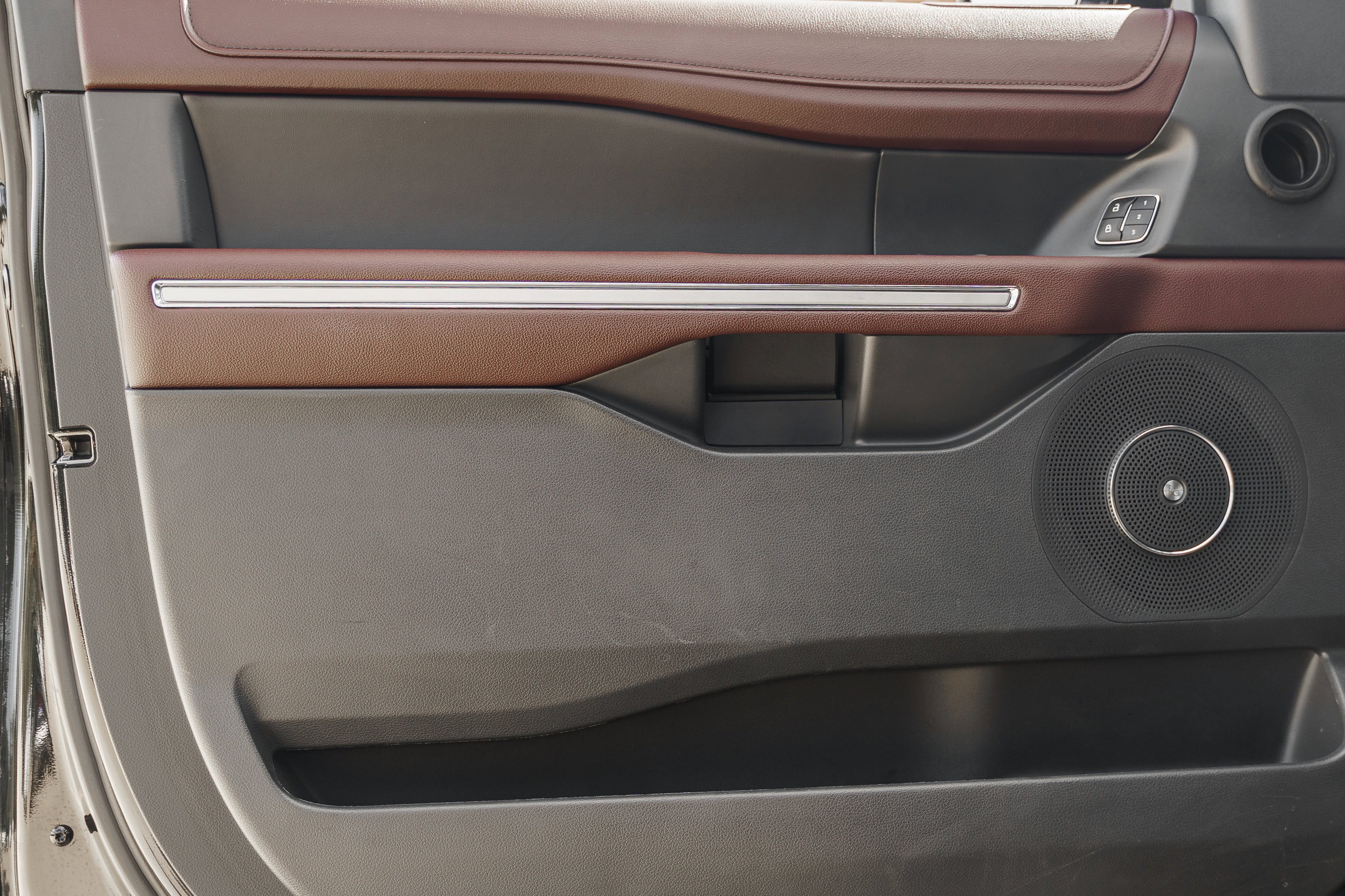 Used 2024 Ford Expedition Limited image 22