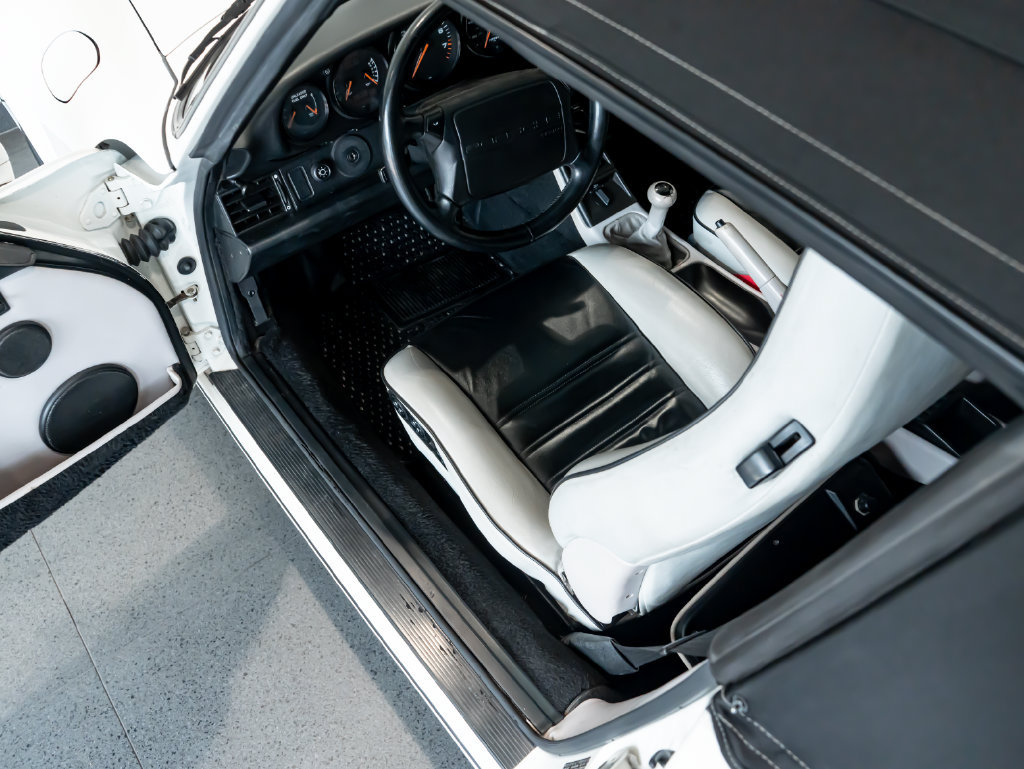 Used 1992 Porsche 911 Cabriolet image 4