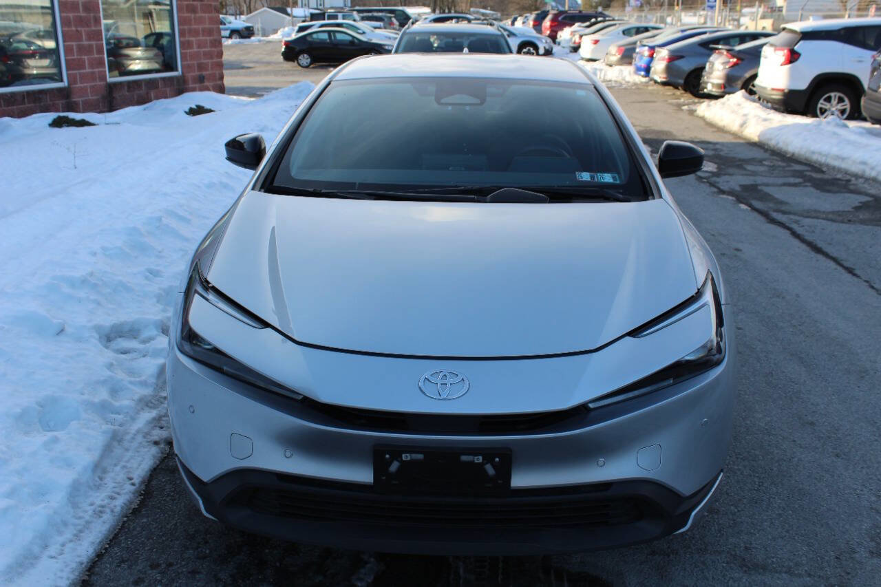 Used 2024 Toyota Prius LE image 4